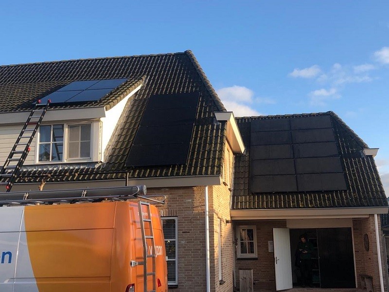 fullblack-zonnepanelen-grafhorst