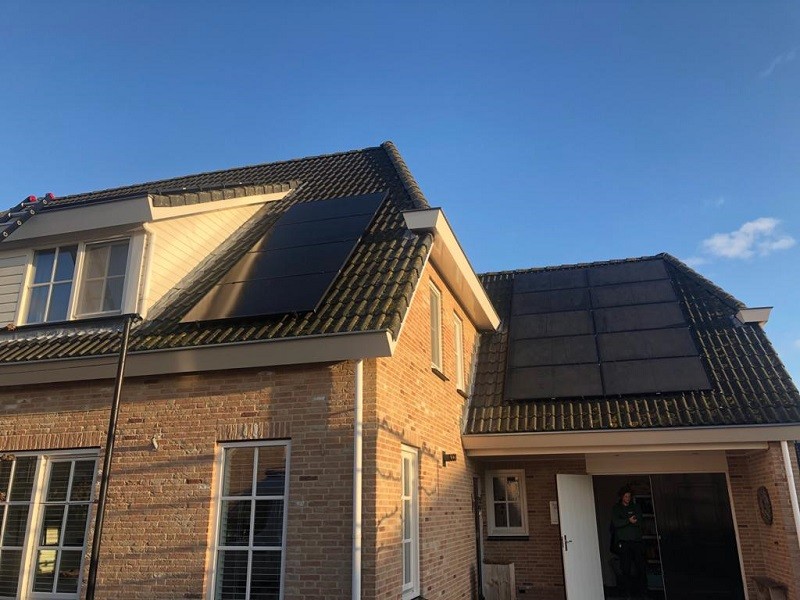 landscape-zwarte-zonnepanelen-grafhorst
