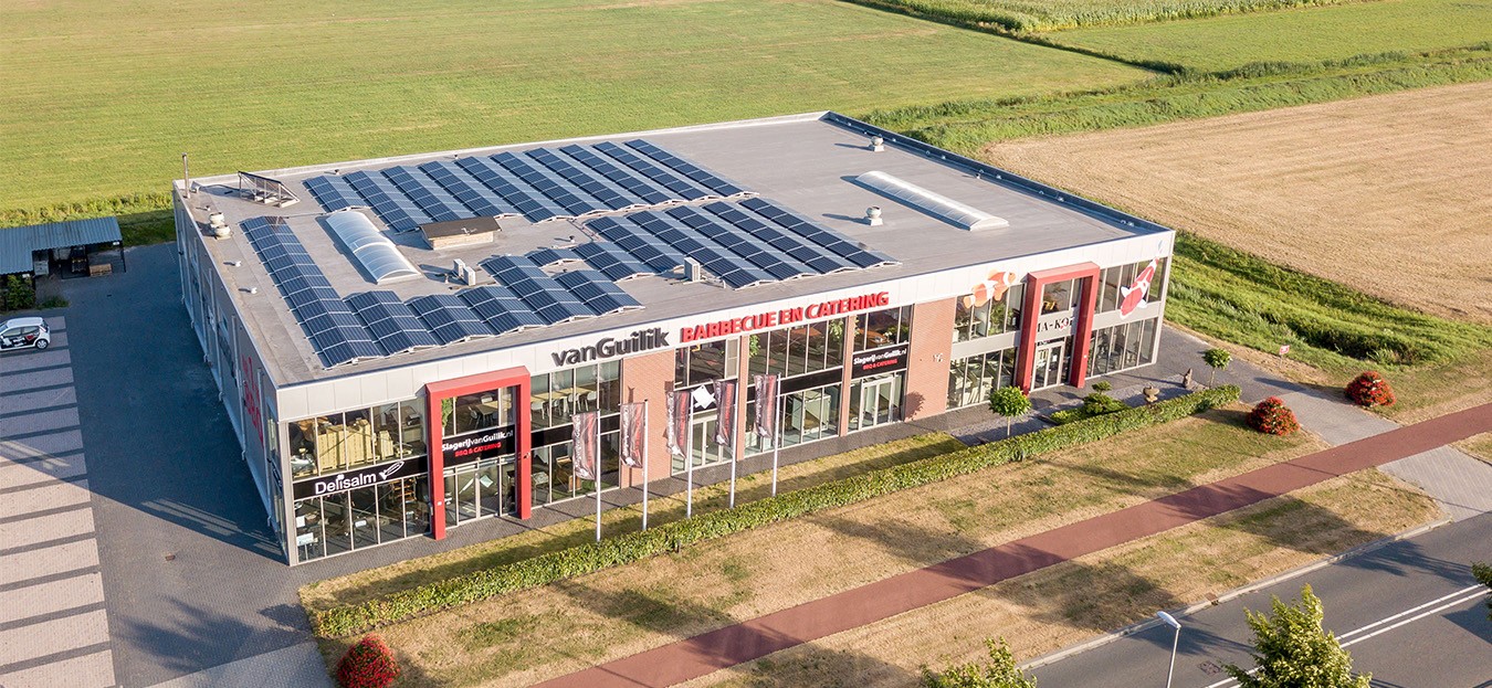 installatie-zonnepanelenpark-hattemerbroek