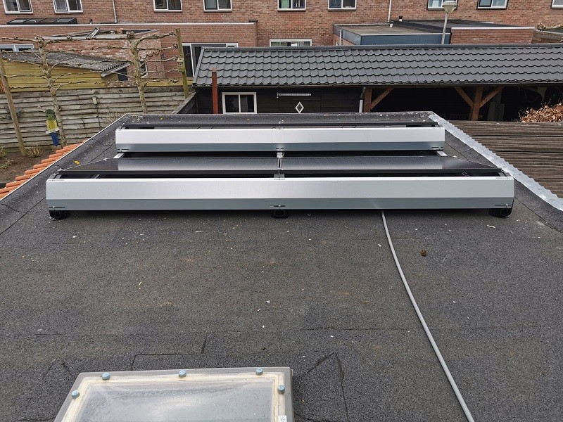 Zonnepanelen 't Harde op plat dak