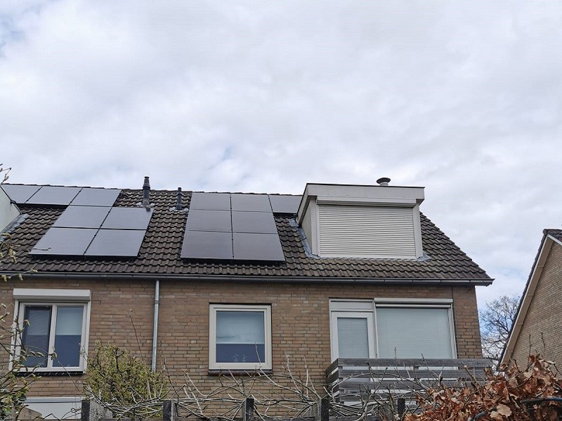 Zonnepanelen 't Harde op pannendak