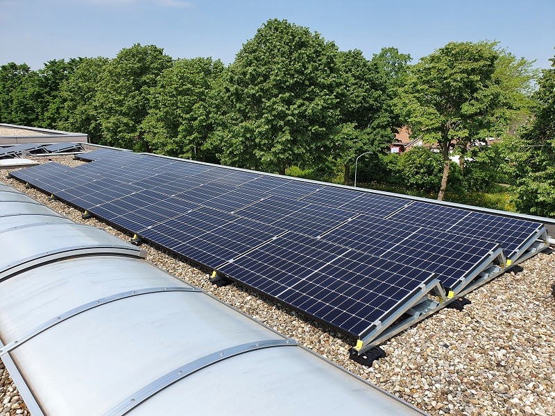 Zonnepanelen op huisartsenpraktijk Meidoorn in Wezep