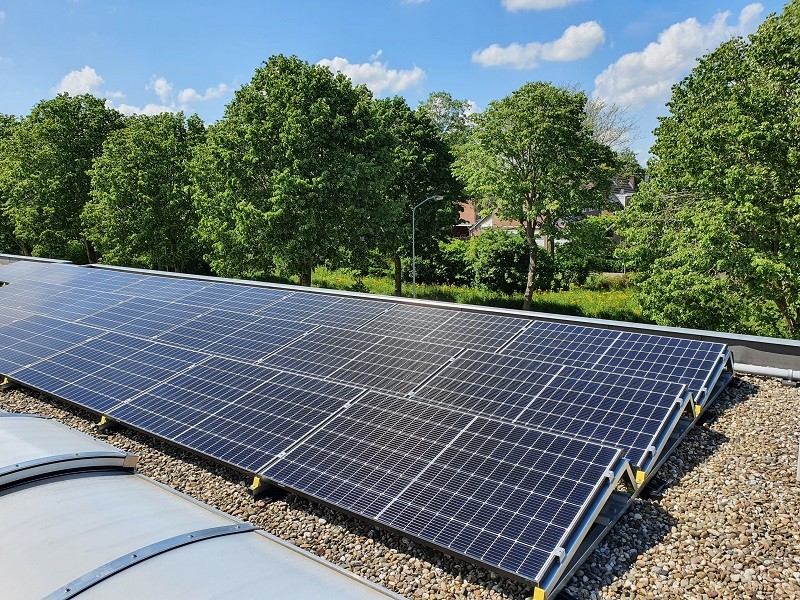 Zonnepanelen op huisartsenpraktijk Meidoorn in Wezep