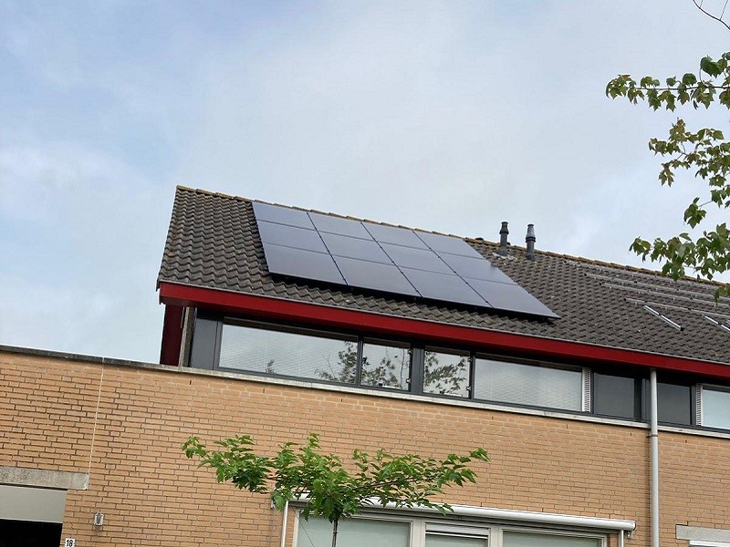 Jinko Zonnepanelen woning Elburg