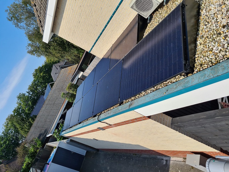 Zwarte zonnepanelen Oldebroek
