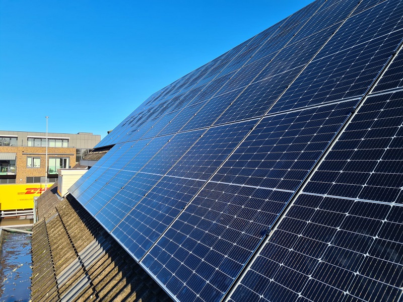 Zonnepanelen pannendak Oldebroek