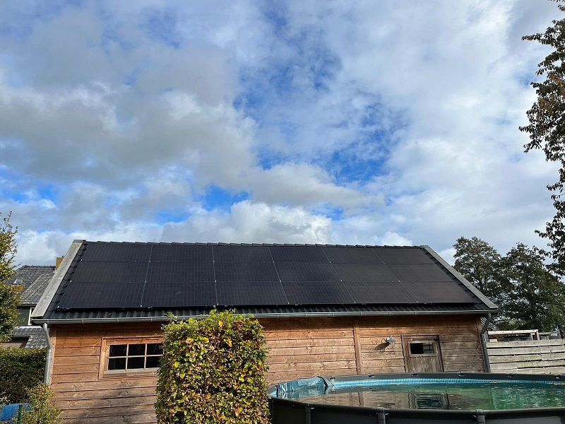 Zonnepanelen schuur Oosterwolde