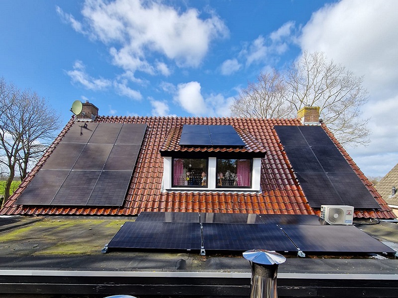 Zonnepanelen pannendak en plat dak Oldebroek