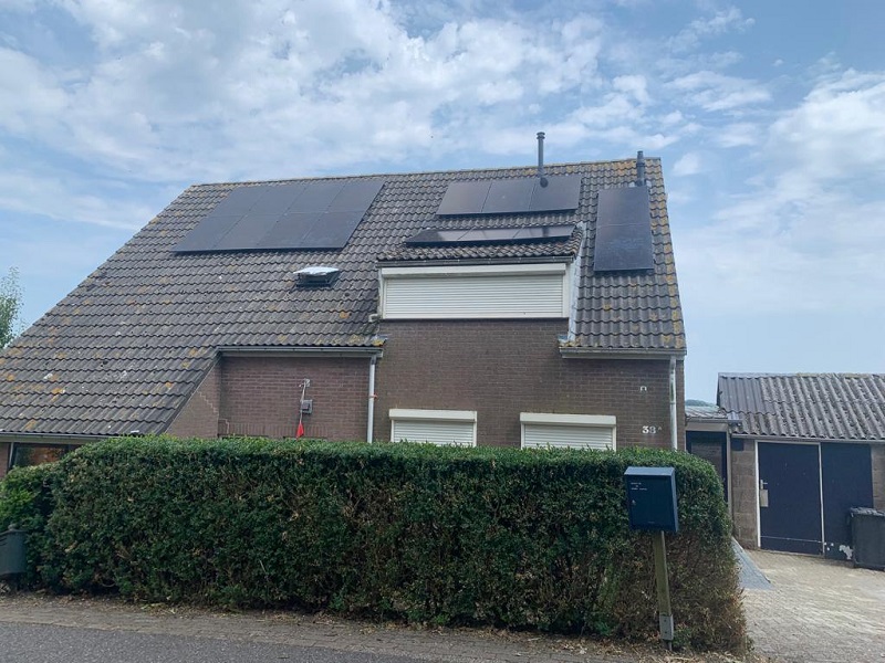 Zonnepanelen 2 woningen Noordeinde
