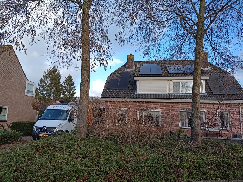 Zonnepanelen op pannendak in 't Loo - Oldebroek