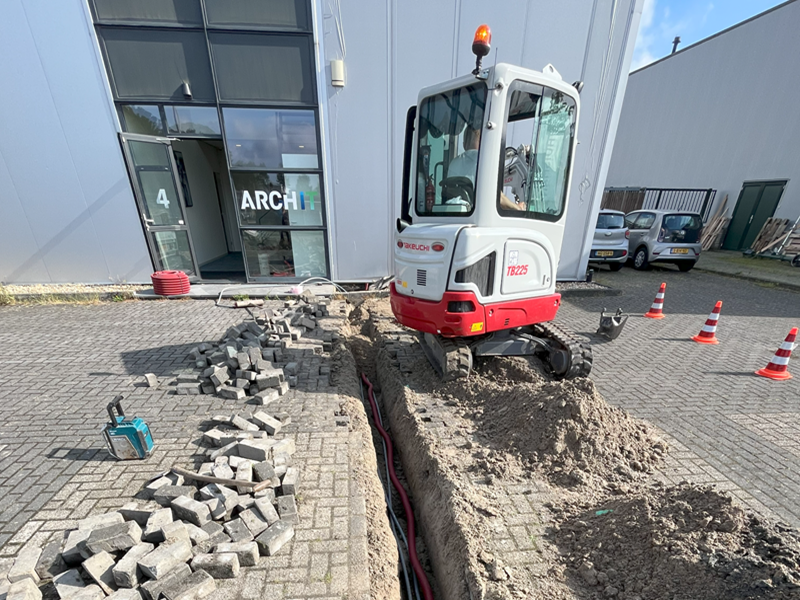 Graafwerk voor laadplein Emmeloord