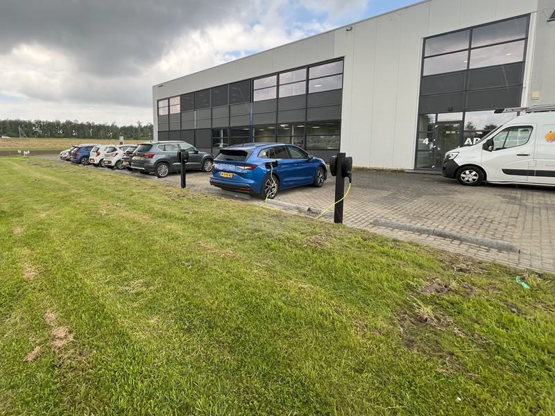 Vier laadpalen Emmeloord