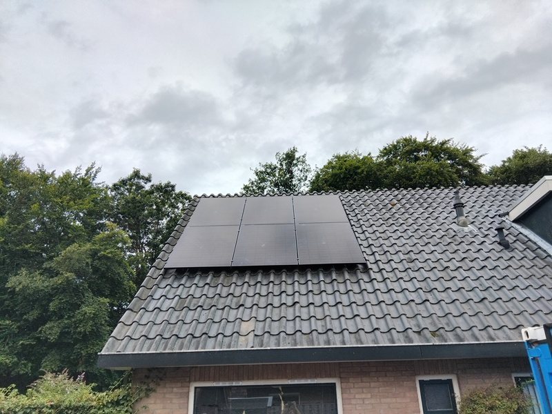 Zonnepanelen pannendak Loo Oldebroek